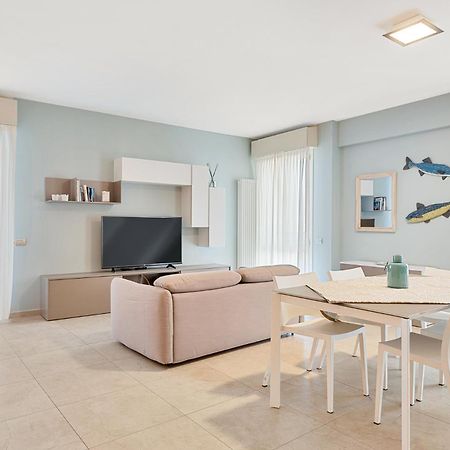 Levante Appartamento Di Pregio, Terrazza E Vista Panoramica Sul Mare E La Citta Viareggio Exteriör bild